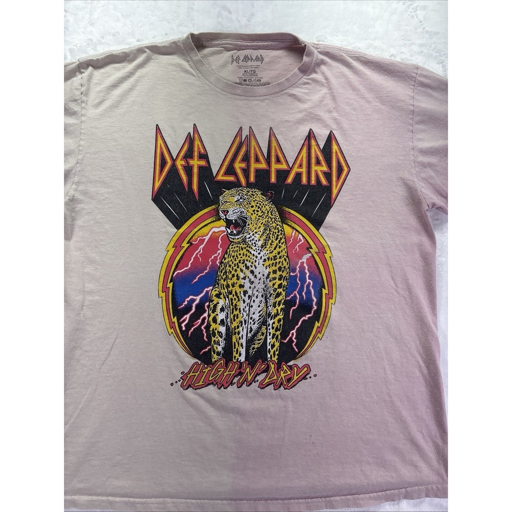 Def Leppard Graphic Tee XL Pink White Split Dye Leopard Rock High N Dry Shirt